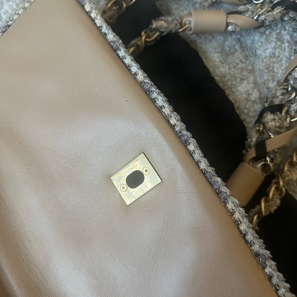Authentic Chanel Tweedy Flap East-West Style Bag - Picture 11 of 16